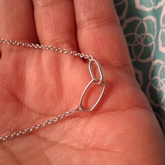 Kendra Scott Sawyer Necklace - Picture 2 of 4